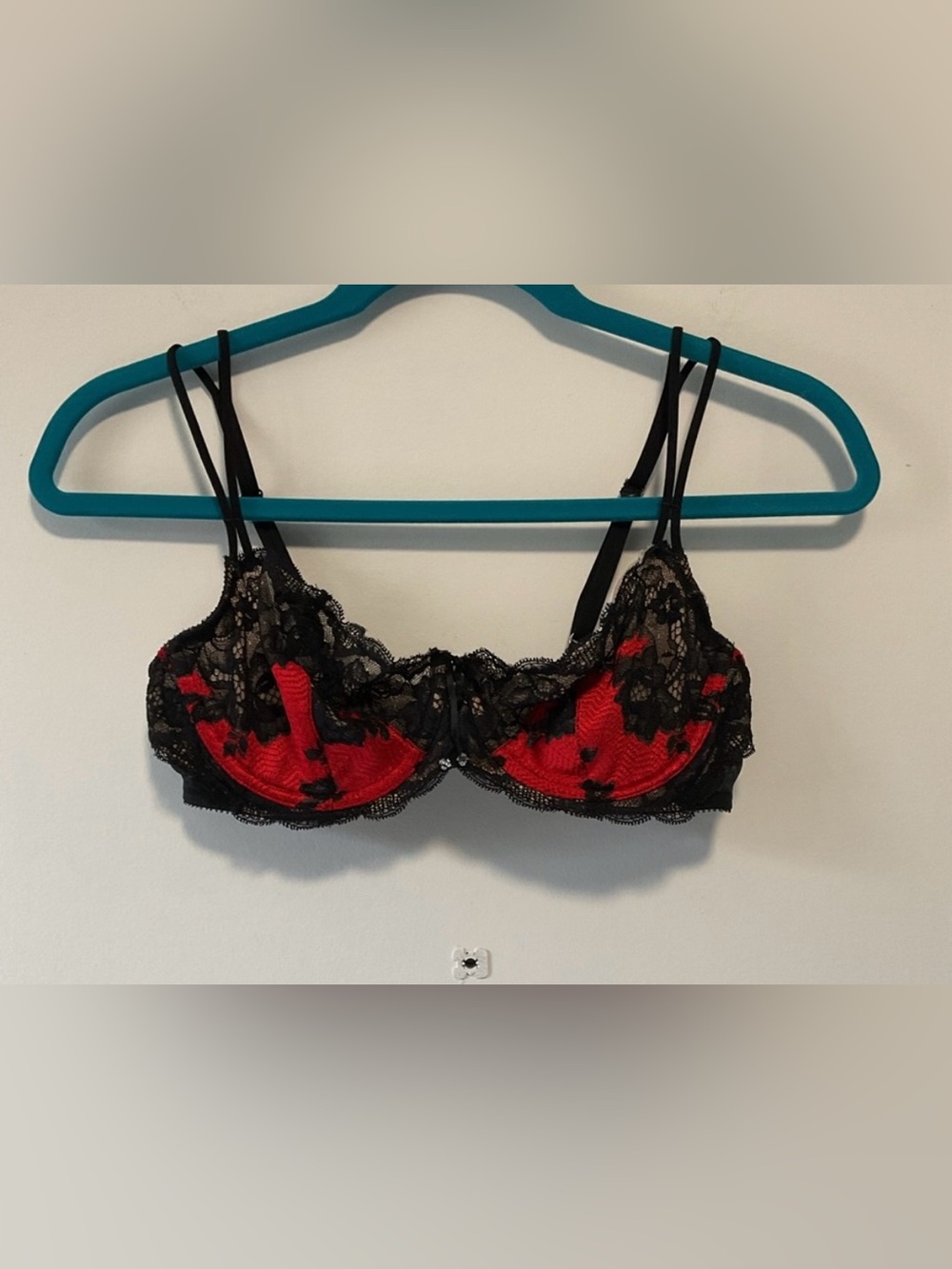 Victoria's Secret Black Lace Red Underwire Bra
